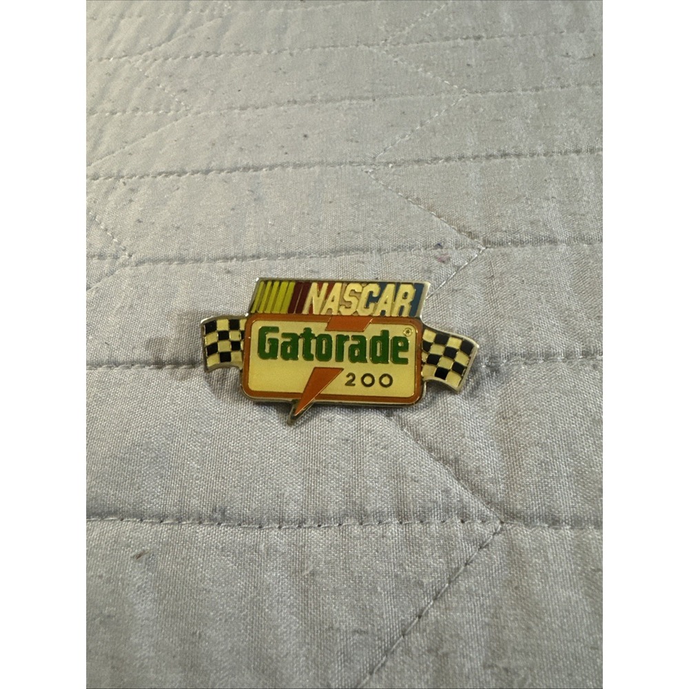 NASCAR Gatorade 200 Race Car Racing Lapel Hat Pin Pinback‎